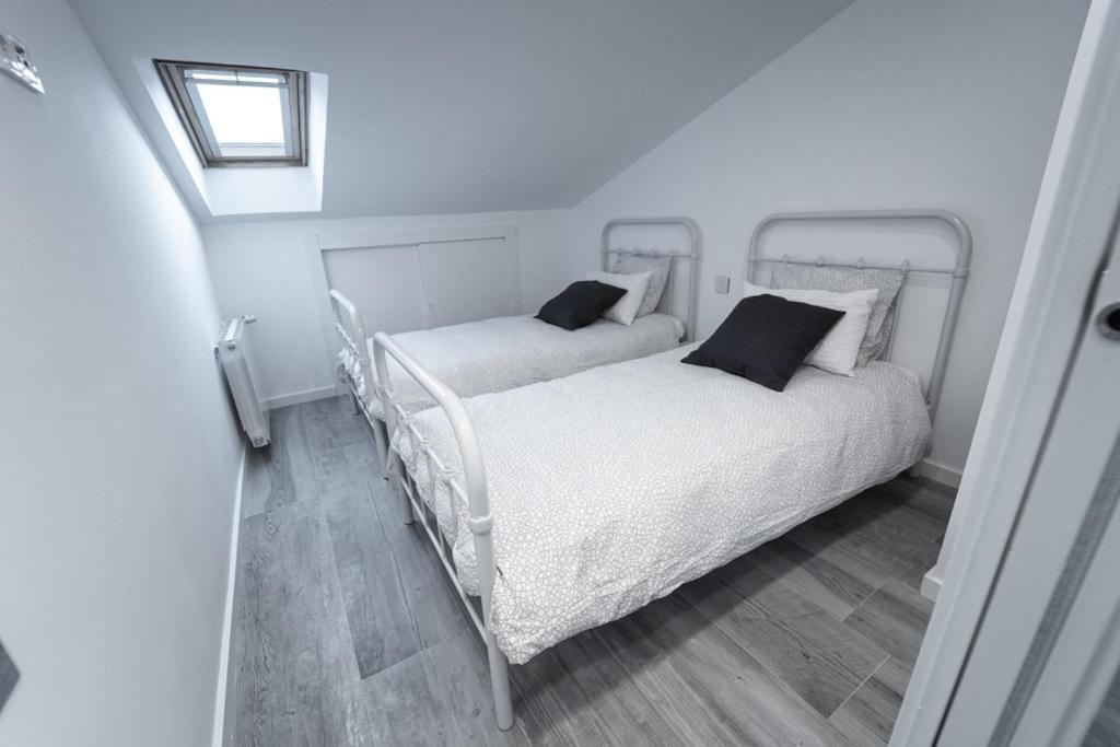 Buhardilla Comillas Beach En Primera Linea De Playa, Wifi, Netflix Ngoại thất bức ảnh